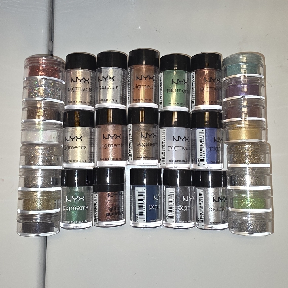 Huge Bundle Of NYX Pigments And Glitters